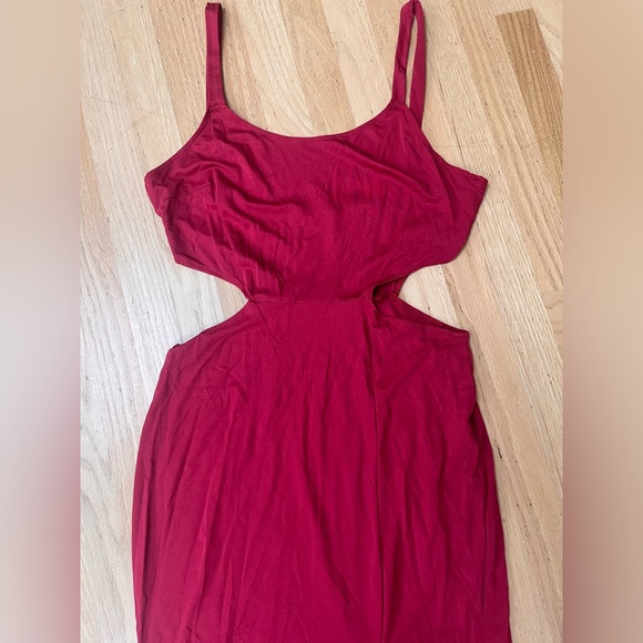 Burgundy midi dress - Picture 2 of 3